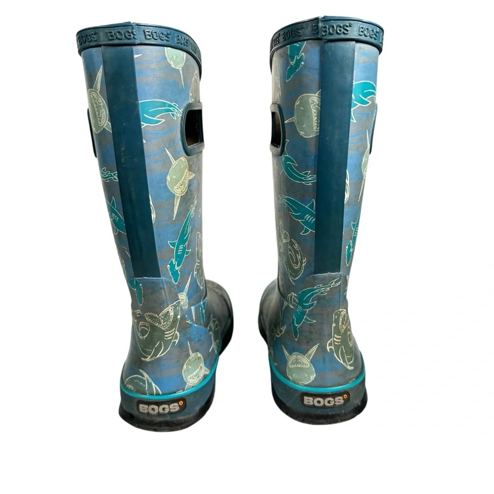 BOGS Pull-on Rubber Rain Boots in shark print
